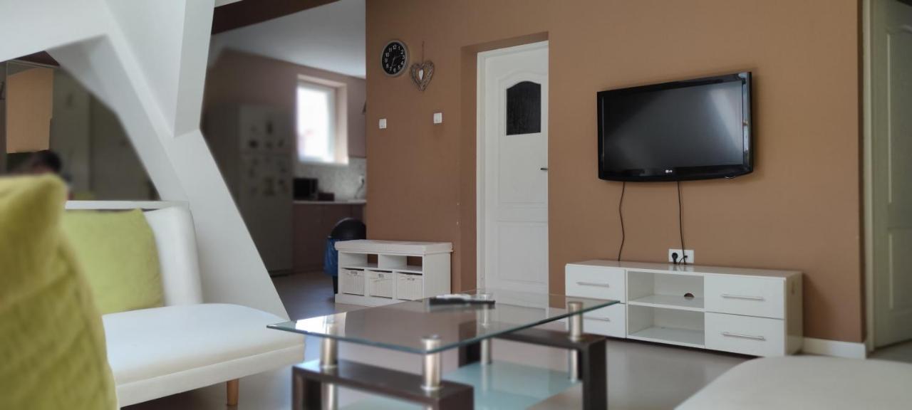 Hysteria Central Flat Oradea Ngoại thất bức ảnh